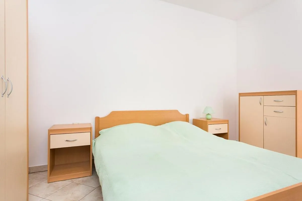 Apartments With A Parking Space Baska, Krk - 22681 克罗地亚