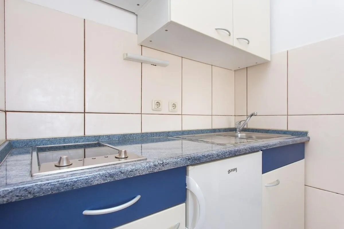 Apartments With A Parking Space Baska, Krk - 22681 0*, 巴斯卡 克罗地亚