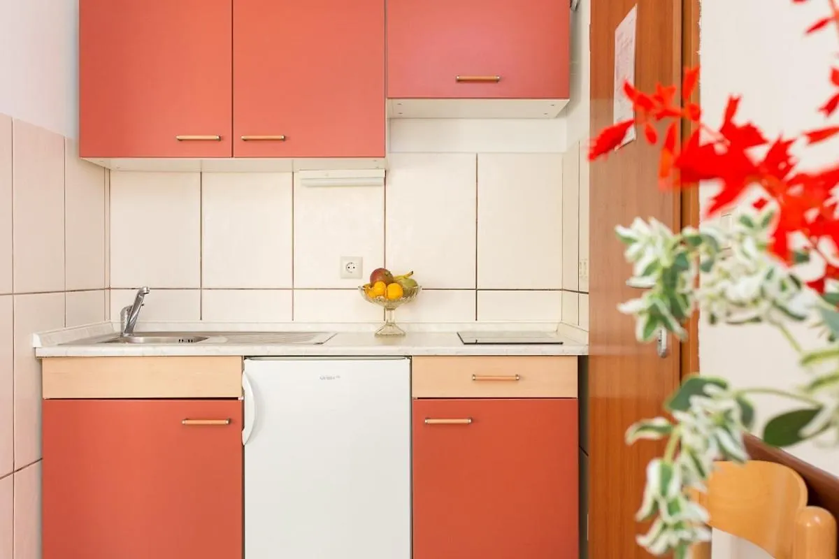 Apartments With A Parking Space Baska, Krk - 22681 克罗地亚