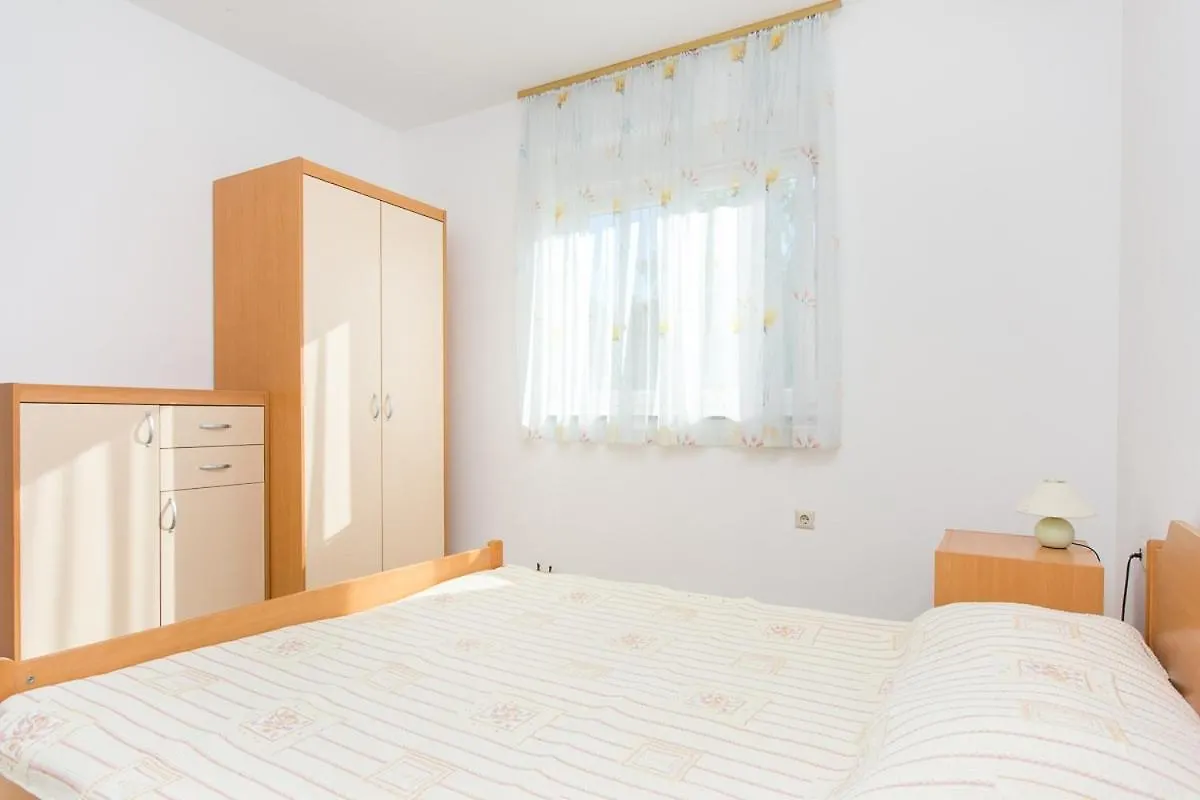 Apartments With A Parking Space Baska, Krk - 22681 Kroatien