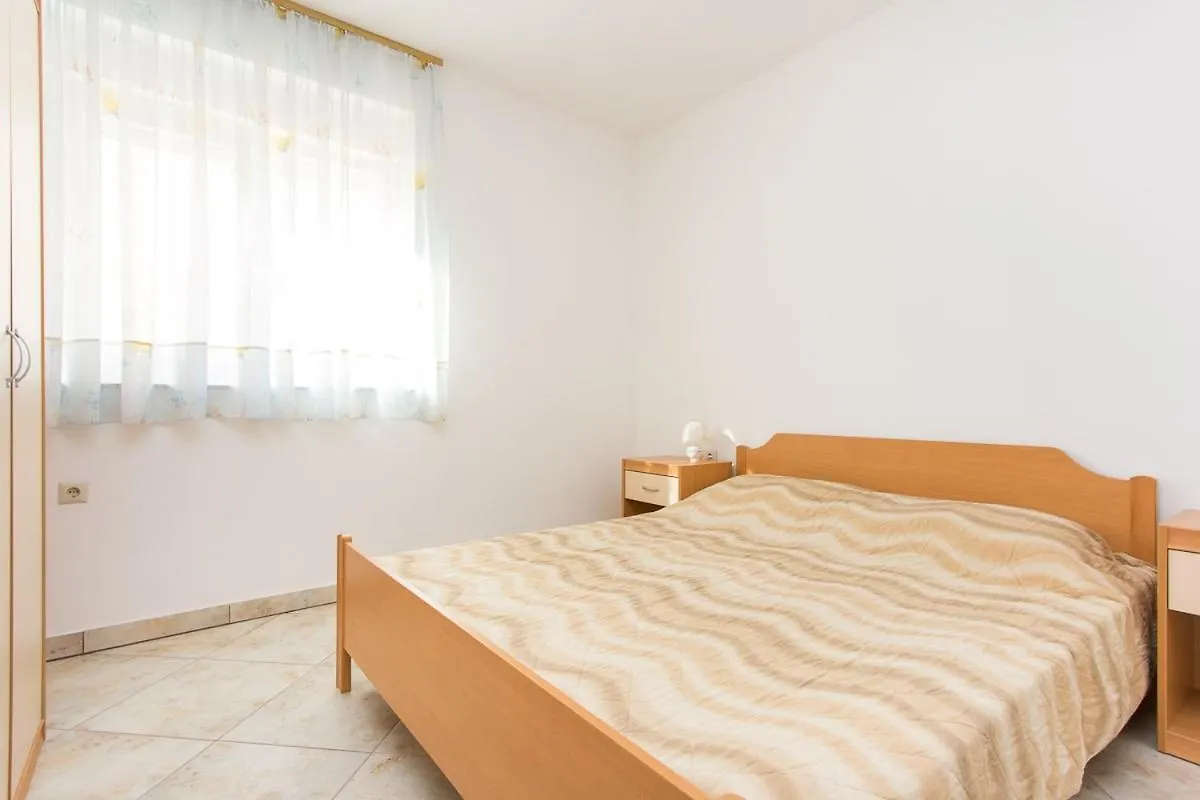 Apartments With A Parking Space Baska, Krk - 22681 巴斯卡